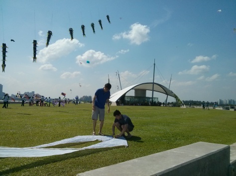 Setting up the kite!